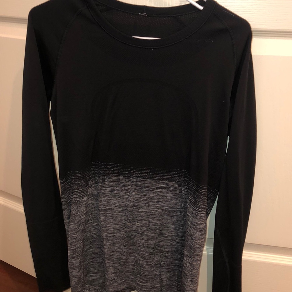 LULULEMON black swifty tech shirt